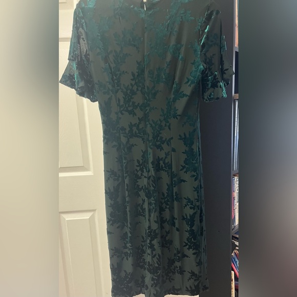 Calvin Klein green satin dress - Picture 2 of 6